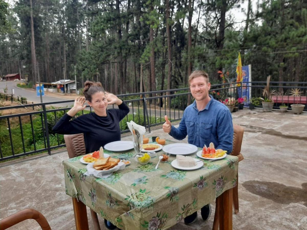 Pine Trees Homestay Nallathanniya Luaran gambar